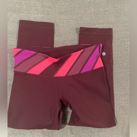 Lululemon Wunder Under Crop III - Picture 5 of 8